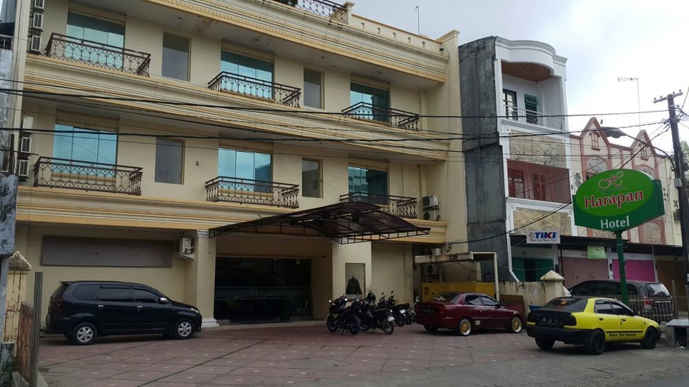 Hotel Harapan Makassar Exterior photo