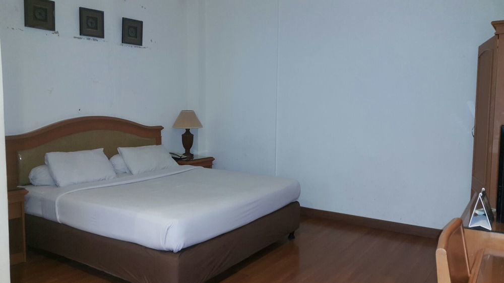 Hotel Harapan Makassar Exterior photo